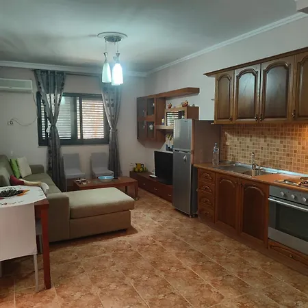 Apartment Seaview Golem Devi